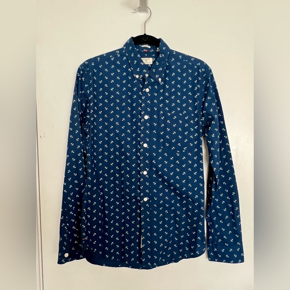 Dockers navy blue anchor button up shirt size small. Like new.